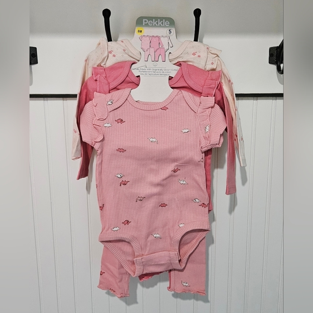 Pekkle Pink and Cream Dinosaur Print Baby 5 Piece Set, New with Tags, 6 Months